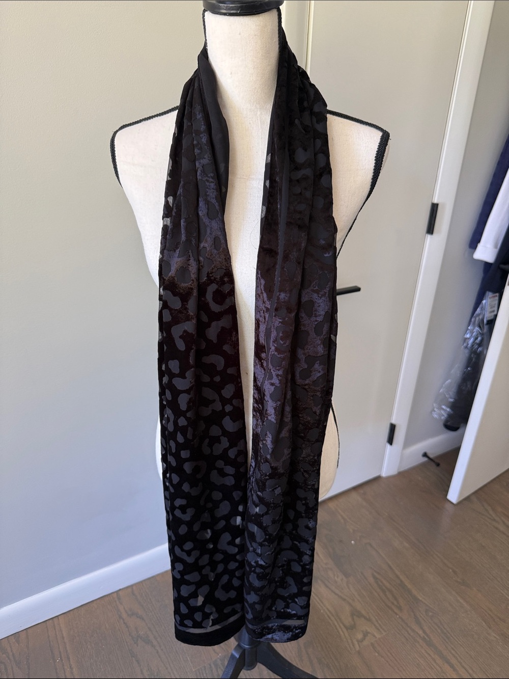 Ann Taylor Black Leopard Jacquard Wrap Scarf